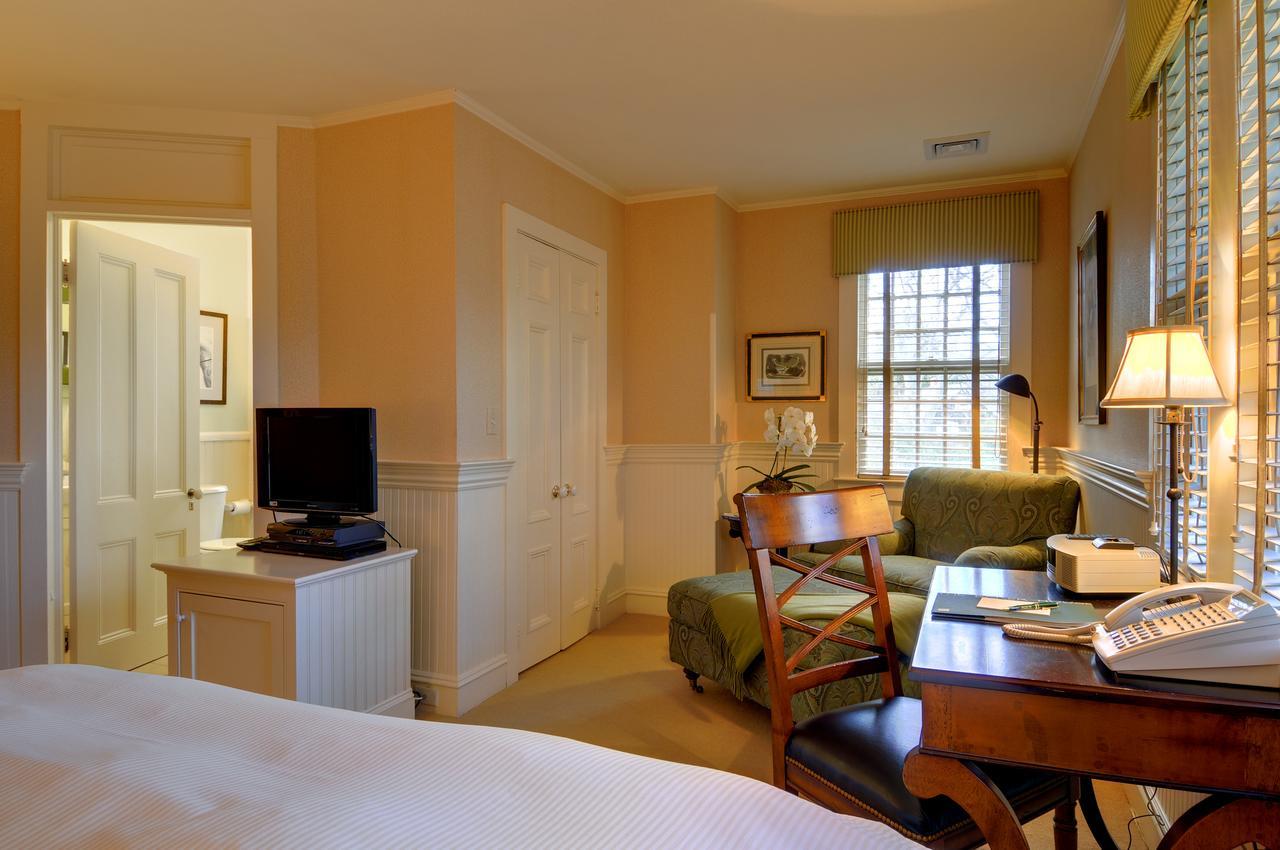 The Baker House 1650 Bed and Breakfast East Hampton Eksteriør billede